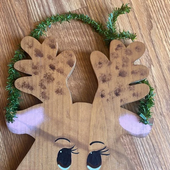 π Holiday Wooden Wall Hanging Reindeer - Picture 3 of 4